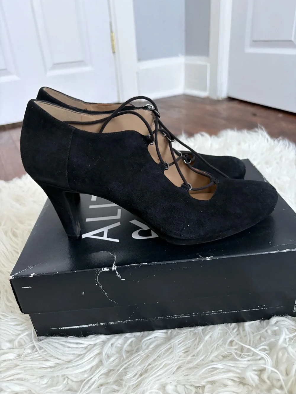Naturalizer Macie Black Suede Lace-Up Heels Size 10.5